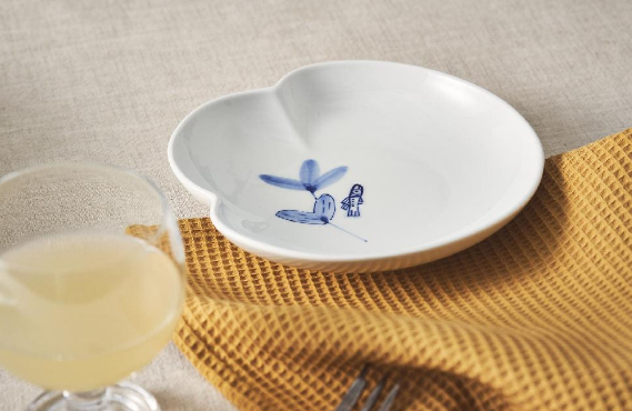 Nanal White Butterfly Plate Set